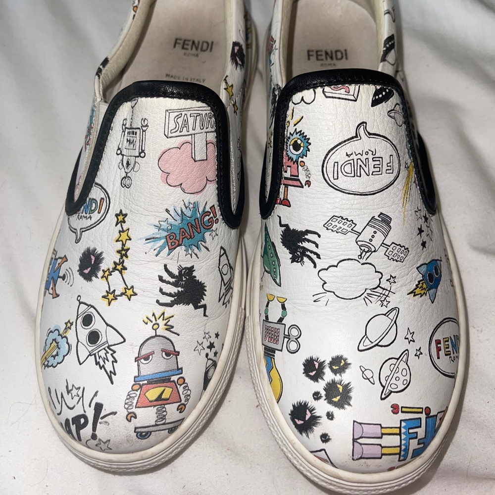 Fendi Kids sneakers Sz 35 Euro/ 3 1/2 US